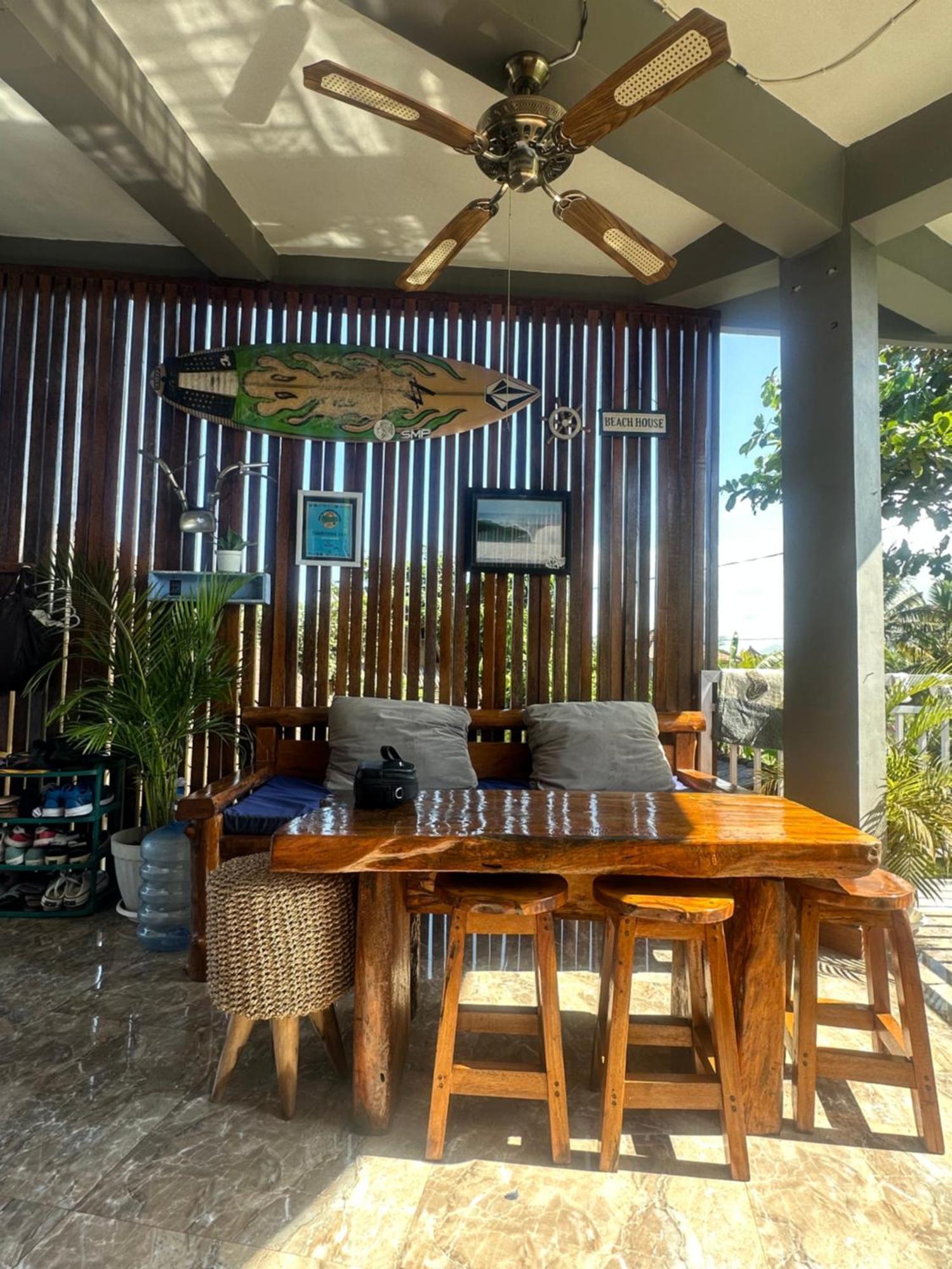 Medewi Secret Surfcamp Hotel Pulukan Exterior foto
