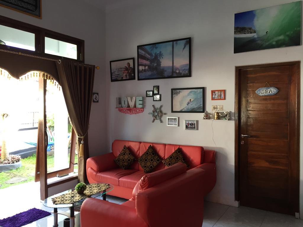 Medewi Secret Surfcamp Hotel Pulukan Exterior foto