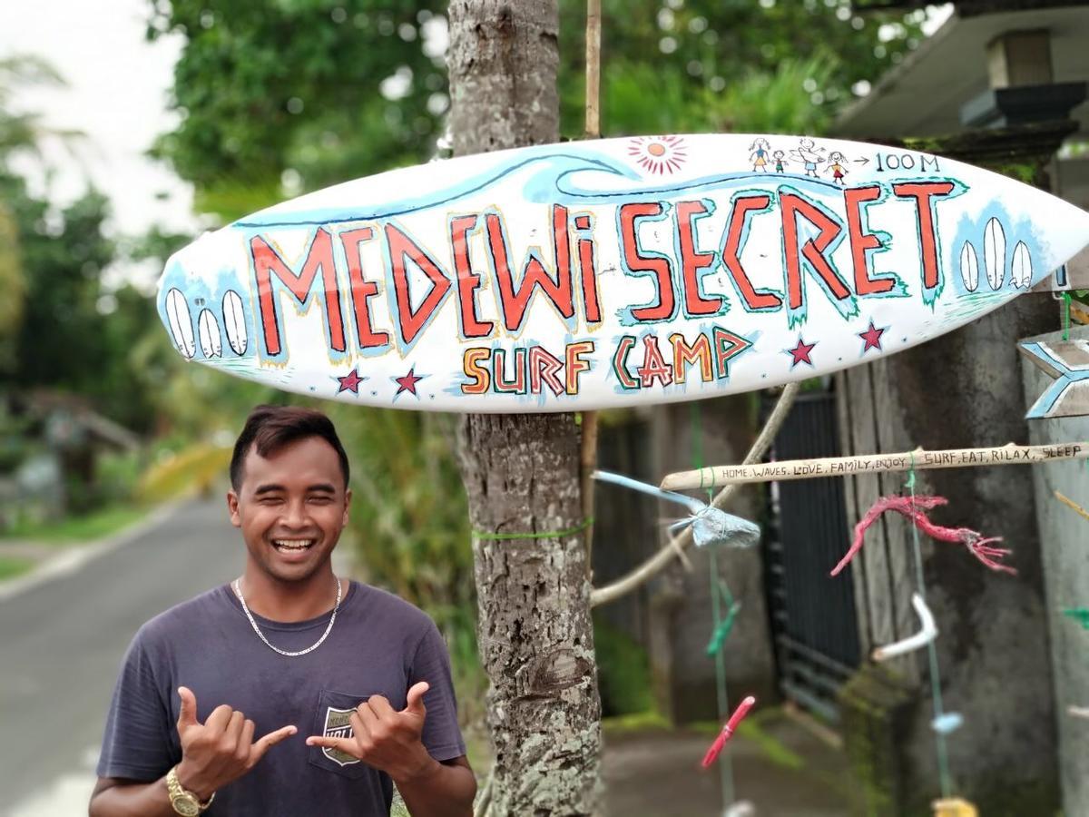 Medewi Secret Surfcamp Hotel Pulukan Exterior foto